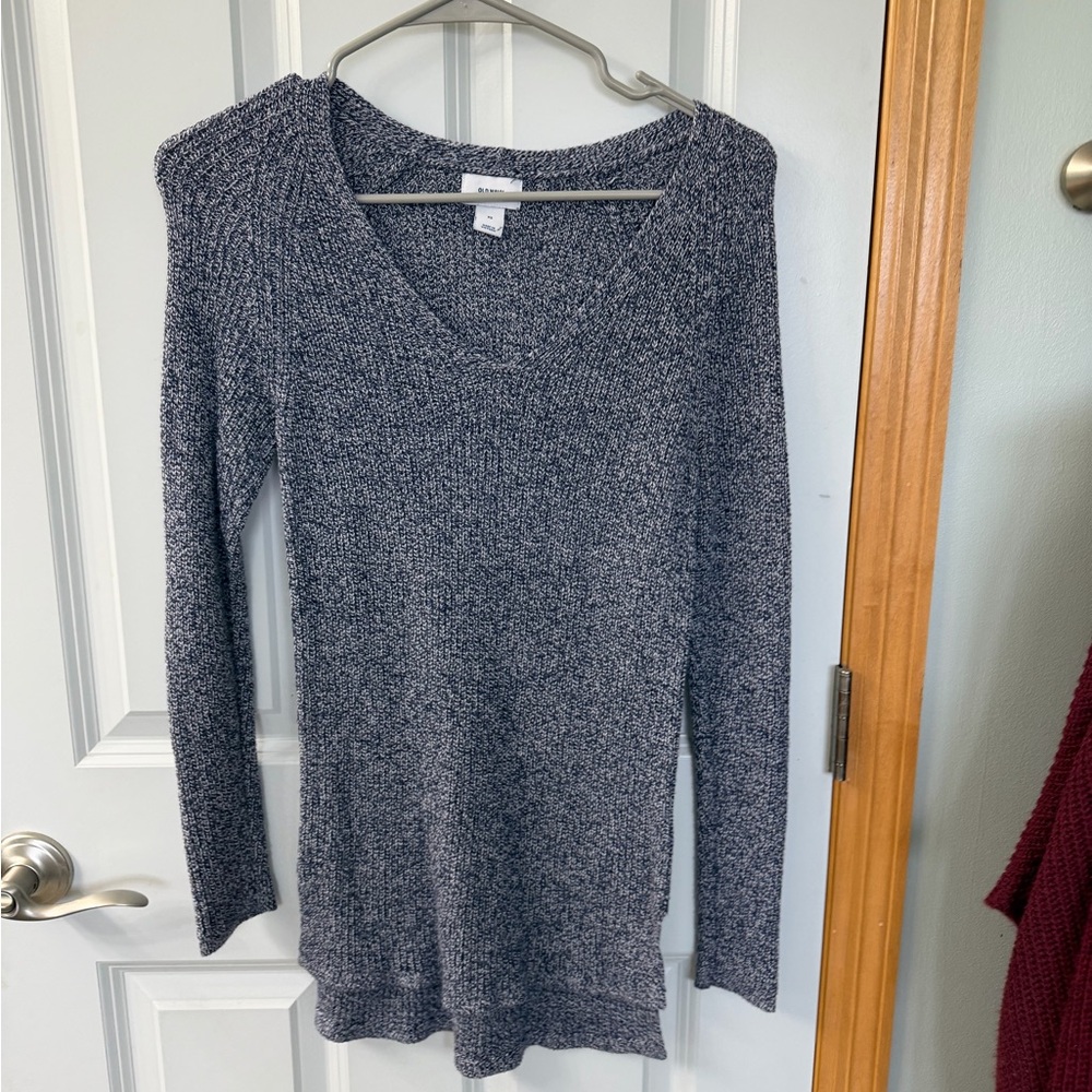 Old Navy Women's Charcoal V-Neck Sweater